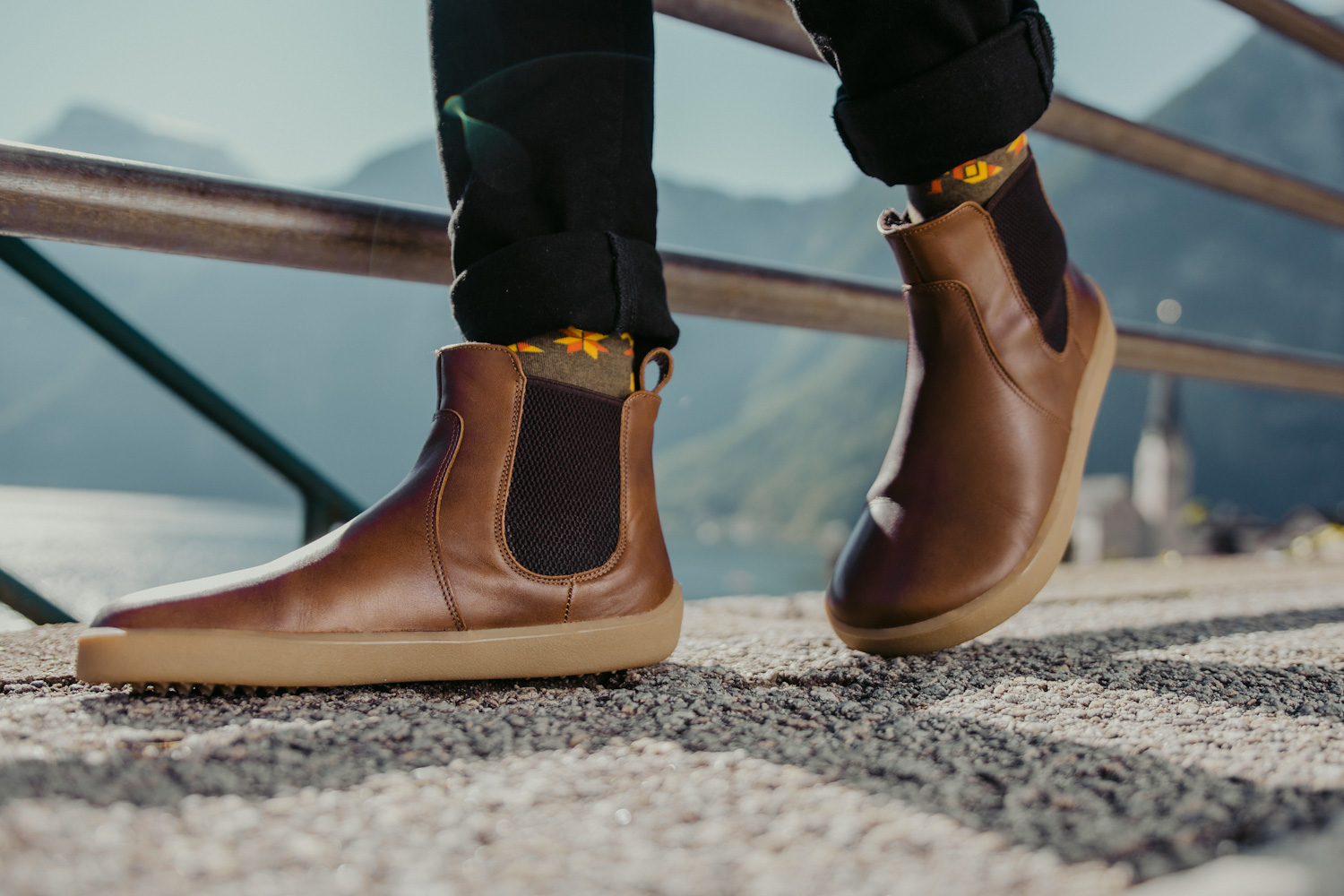 Barefoot chaussures Be Lenka Entice Neo - Dark Brown.
Tige : cuir nappa Doublure : polaire Semelle intérieure : amovible, (PU recyclé + polaire)Semelle : UniGrip (caoutchouc) Fabrication : Portugal






































.insulation-properies{display:flex}@media(max-width:991px){.insulation-properies{flex-direction:column}}﻿﻿﻿﻿


















Les chaussures barefoot imitent parfaitement la marche pieds nus, exactement comme la nature l'a conçu
Be Lenka Entice Neo dans le style Chelsea est un élément essentiel de la période de transition
un design emblématique avec une touche d'élégance qui offre tous les bienfaits des chaussures barefoot pour la santé
une bande de tissu élastique tricoté placée à l'intérieur et à l'extérieur donne à la chaussure le style nécessaire
Des matériaux haut de gamme vous garantiront un maximum de confort lorsque vous les porterez

Avantages des chaussures barefoot:

semelle ultra flexible
zéro drop : talon et orteil au même niveau pour une bonne posture
pointe spacieuse pour vos orteils
des chaussures légères

Type : chaussures de marche