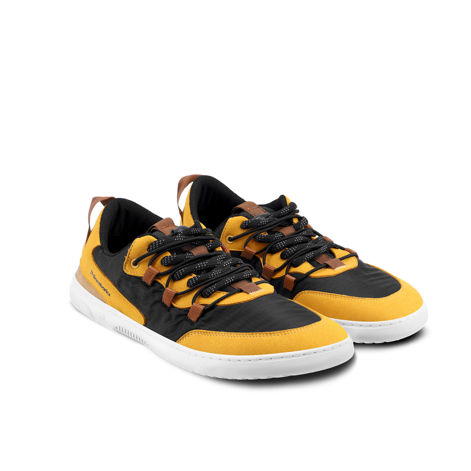 Sneakers Barefoot Barebarics - Revive - Golden Yellow & Black.
Des matériaux durables et végétaliens avec une excellente solidité des couleurs, une respirabilité et une résistance à la déchirure et à l’abrasion ont été utilisés dans la production.
	La tige est composée de microfibre et de polyester, qui sont développés en utilisant les meilleures technologies pour obtenir des matériaux durables.
Attributs barefoot
Forme anatomique - Les basket respectent la forme du pied.
Plus d'information
design urbain moderneconçu et fabriqué à la main dans l’Union européenne, à partir de matériaux durables locauxexcellente durabilité et solidité des couleurs des matériauxTechnologie Dermodry Coolmax® pour une élimination continue de l’humiditédisponible en numéros : 36 - 47 (selon mesure européenne)chaussure de ville