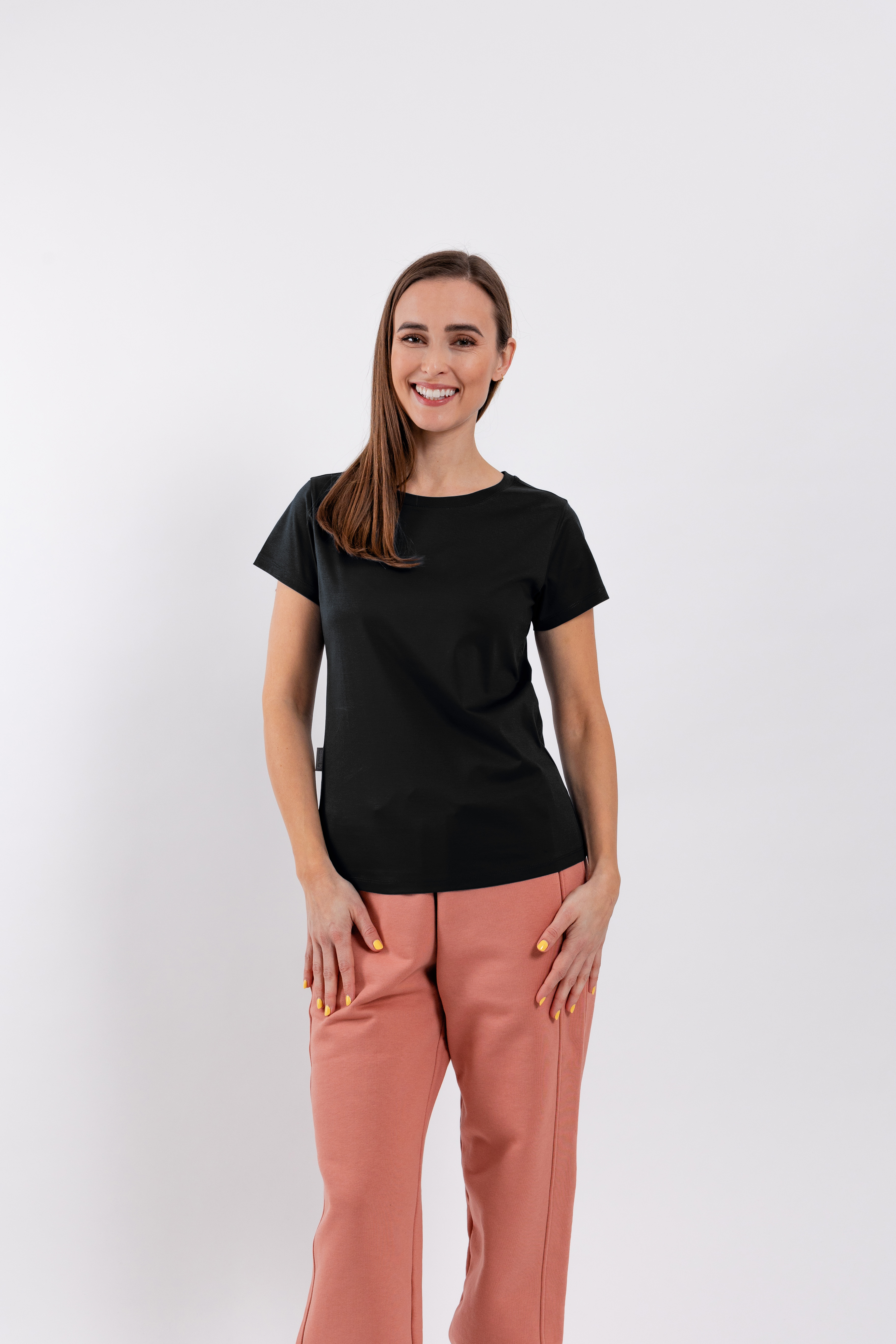 T-shirt femme à décollté ronde Be Lenka Essentials - Jet Black.