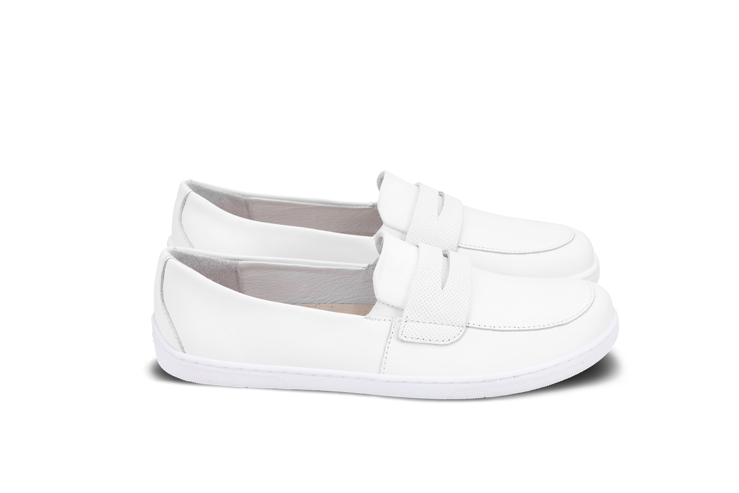 Barefoot Mocassins Be Lenka Buena - All White.
  design barefoot minimaliste  chaussage simple sans laçage avec un élastique sur la languette  facilement combinable avec différents styles de vêtements - élégant, sportif et décontracté  semelle EverydayComfort cousue pour une durée de vie plus longue de la chaussure  confortable à porter toute la journée  logo Be Lenka embossé sur la languette de la chaussure
Avantages des chaussures barefoot :
  semelle ultra flexible  zéro drop : talon et orteil dans un seul plan pour une bonne posture  pointe spacieuse pour vos doigts  des chaussures légères
Type de chaussure : chaussure de ville