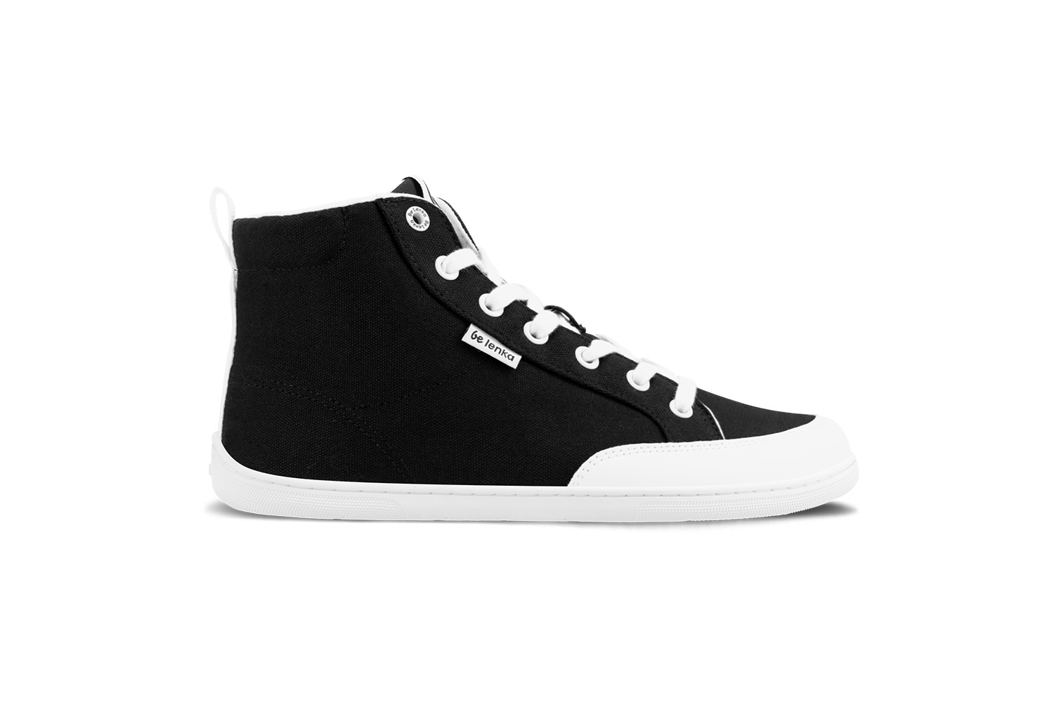 Barefoot baskets Be Lenka Rebound - High Top - Black & White.




des chaussures extrêmement légères pour tous les amateurs de classiques urbainssemelle EverydayComfort Neo cousue pour une durée de vie plus longue de la chaussurelogo textile sur la languette et le dessus des basketsboucle sur le talon pour un enfilage plus faciledeux œillets à l'intérieur des baskets pour l'aération

Avantages des chaussures barefoot:
elles imitent parfaitement la marche pieds nus la forme anatomique de la chaussure offre un espace généreux pour les orteilsl'inclinaison nulle de la semelle maintient le talon et la pointe dans le même plan pour une bonne postureune semelle de stimulation d'une épaisseur de 5 mm active les terminaisons nerveuses du pieddes matériaux flexibles assurent une meilleure fonctionnalité des muscles et tendons du piedla légèreté des chaussures comme prévention contre la fatigue des pieds
Type: chaussure de ville