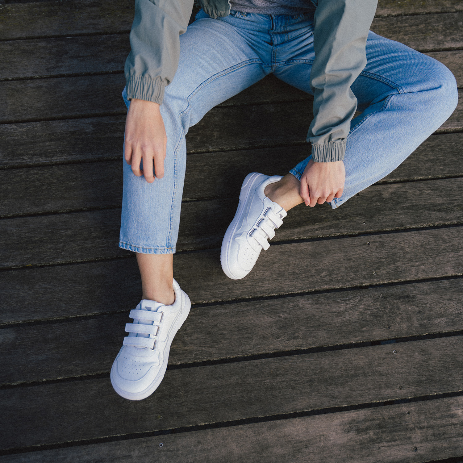 Barefoot Sneakers Barebarics Zing Velcro - All White - Leather.
Forme anatomique - La chaussure respecte la forme du pied.
Plus d'informations
chaussure de villedesign extérieur moderneconçu et fabriqué à la main dans l'Union européenne,excellente durabilité et solidité des couleurs des matériaux,disponible en numéros : 36 - 47 (selon mesure européenne)