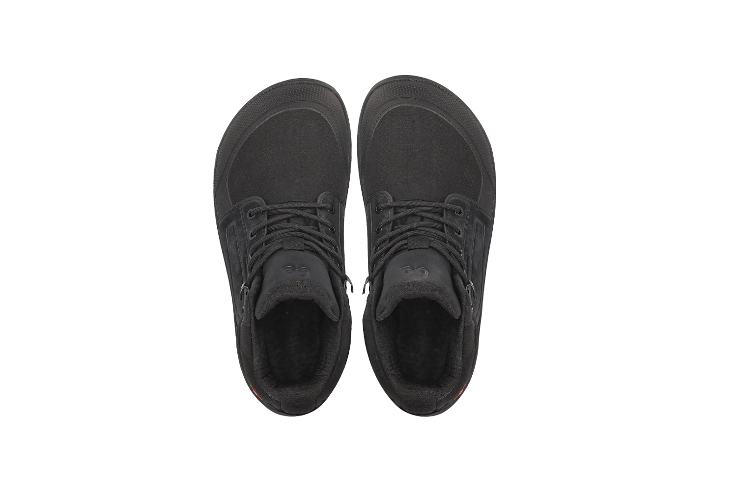 Barefoot chaussures Be Lenka ArcticEdge - All Black.
les chaussures barefoot imitent parfaitement la marche pieds nus, exactement comme la nature l'a conçutige technique en matériau ripstop durable + TPU + PUmembrane imperméable perméable à la vapeur et excellentes propriétés isolantes (chaque paire passe un test d'étanchéité)semelle hiver universelle ThermoGrip Neo avec motif antidérapant et excellente flexibilitéla doublure et la partie cou-de-pied en Primaloft allient légèreté, propriétés thermiques exceptionnelles et résistance à l'eaupointe résistante sur le bout de la chaussure
Avantages des chaussures barefoot:
semelle souplezéro drop : talon et orteil au même niveau pour une bonne posturepointe spacieuse pour vos doigtsdes chaussures légères