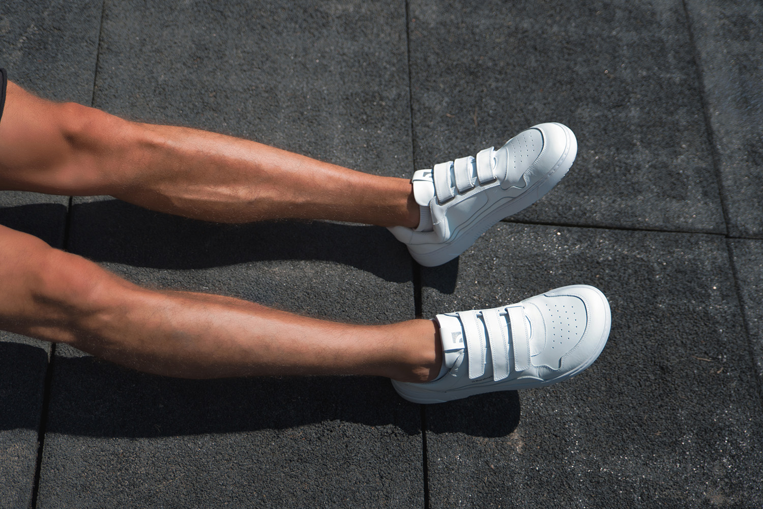 Barefoot Sneakers Barebarics Zing Velcro - All White - Leather.
Forme anatomique - La chaussure respecte la forme du pied.
Plus d'informations
chaussure de villedesign extérieur moderneconçu et fabriqué à la main dans l'Union européenne,excellente durabilité et solidité des couleurs des matériaux,disponible en numéros : 36 - 47 (selon mesure européenne)