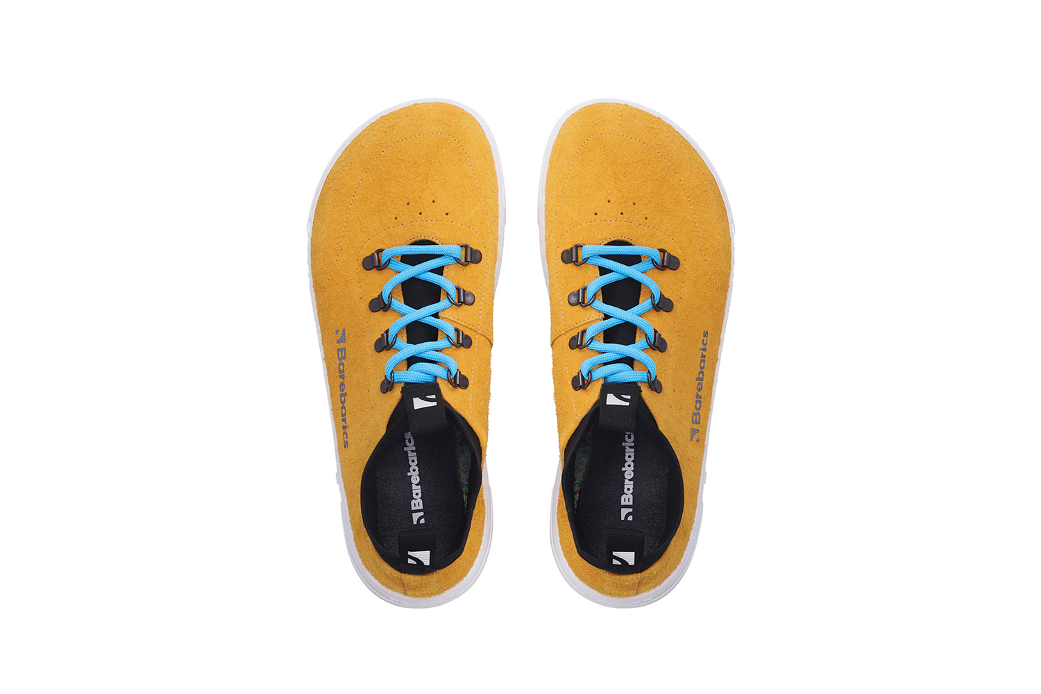 Barefoot Sneakers Barebarics Bronx - Mustard.
Les baskets Barebarics sont fabriquées selon des processus qui minimisent l'impact sur l'environnement.
  La tige est en cuir et textile  La doublure est en lycra et microfibre  La semelle est en gomme synthétique souple à haute résistance à l'usure.



Attributs barefoot
  Forme anatomique - Les basket respectent la forme du pied.




Plus d'information
design urbain moderneconçu et fabriqué à la main dans l’Union européenne, à partir de matériaux durables locauxexcellente durabilité et solidité des couleurs des matériauxdisponible en numéros : 36 - 47 (selon mesure européenne)chaussure de ville