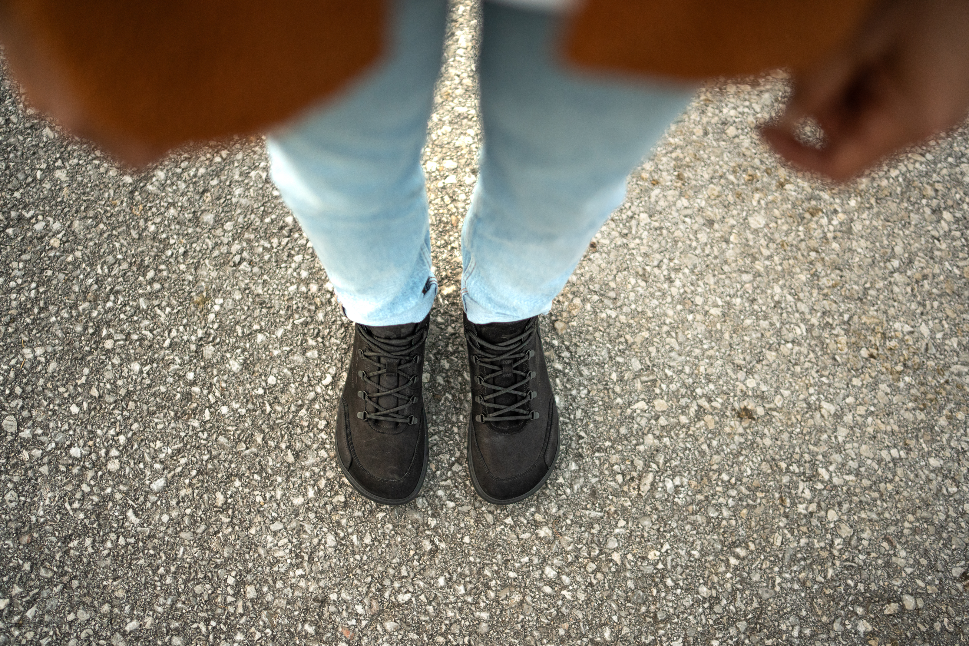 Barefoot Sneakers Barebarics Element - All Black.
Les baskets Barebarics sont fabriquées selon des processus qui minimisent l'impact sur l'environnement.
    La tige est en polyamide, élasthanne et cuir nubuck avec un traitement hydrophobe qui repousse très bien l'eau.


Attributs barefoot
  La tige est en cuir nubuck doté d'un traitement hydrophobe qui repousse très bien l'eau.



Plus d'information
design urbain moderneconçu et fabriqué à la main dans l’Union européenne, à partir de matériaux durables locauxexcellente durabilité et solidité des couleurs des matériauxTechnologie Dermodry Coolmax® pour une élimination continue de l’humiditédisponible en numéros : 36 - 47 (selon mesure européenne)chaussure de ville